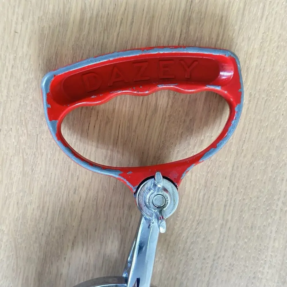Vintage DAZEY Model 810 Red Hand Mixer Egg Beater Heavy Duty Adjustable Handle